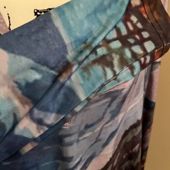 Mountain Scene Top Size Medium - Picture 2 of 6